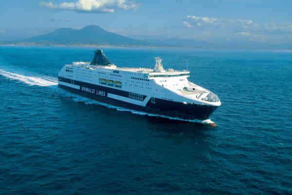 Barco de Grimaldi Lines